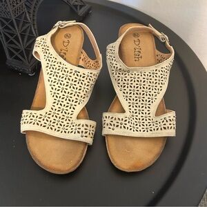 D’lish Tapered Wedge Sandal Size 8.5